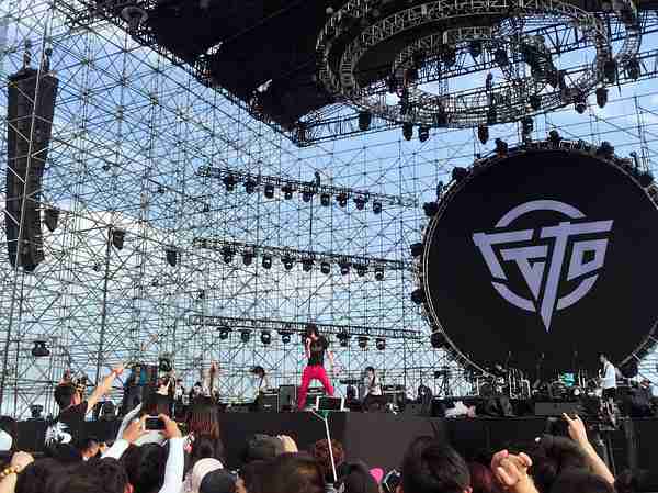 「左右」logo不错哦