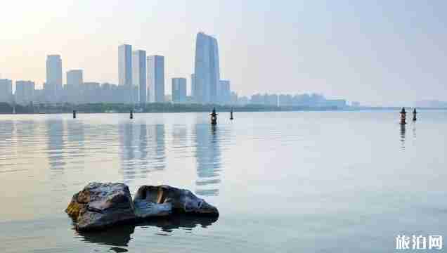 杭州西湖和苏州金鸡湖哪个更好玩 杭州西湖和苏州金鸡湖哪个更好玩