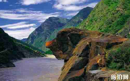 新龙县海拔多少米 新龙县旅游景点介绍