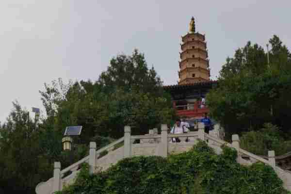 白塔山公园开放时间