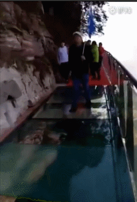 玻璃栈道碎裂特效视频 玻璃栈道碎裂特效在哪里 玻璃栈道碎裂特效视频 玻璃栈道碎裂特效在哪里