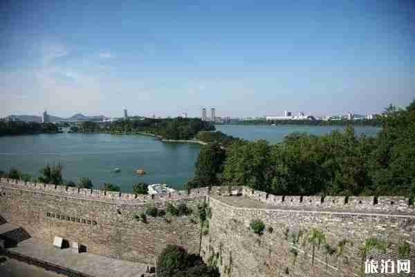 南京玄武湖景区解放门樱花节期间单向通行 南京玄武湖景区解放门樱花节期间单向通行