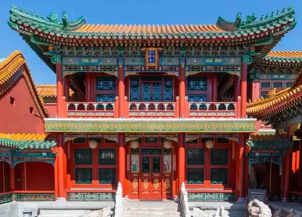 故宫是哪个朝代建的，明朝建的（俗称叫做“紫禁城”）
