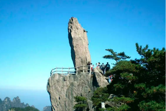 黄山四绝分别是什么，奇松、怪石、云海、温泉（值得一游的景区）