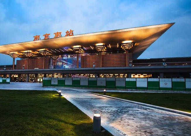 南京南站属于哪个区，雨花台区宁南街道（亚洲第一大火车站）