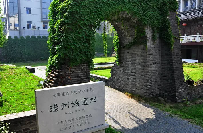 广陵是现在江苏省的哪个地方，扬州市主城区（可追溯到公元前486年）