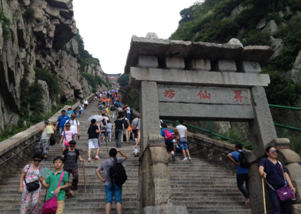 6种人不能爬泰山，童子命的可能性命难保（千万不要去）