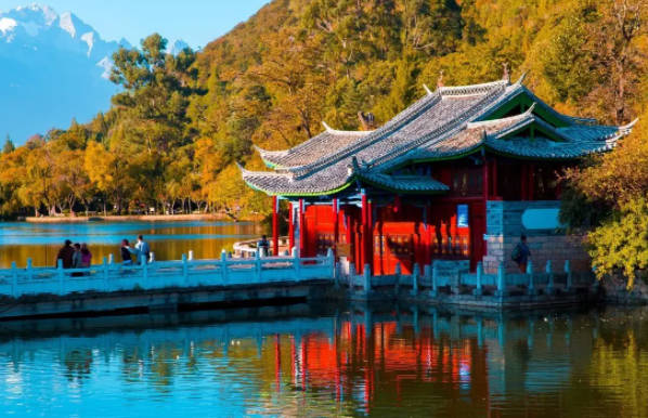 丽江适合几月份去，建议5月-10月最好避开旺季