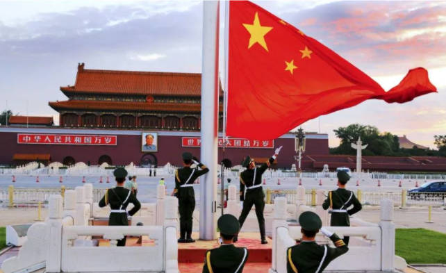 天安人民广场升（降）国旗时间2022年，每天都有不固定时间（据太阳升降时间确定）