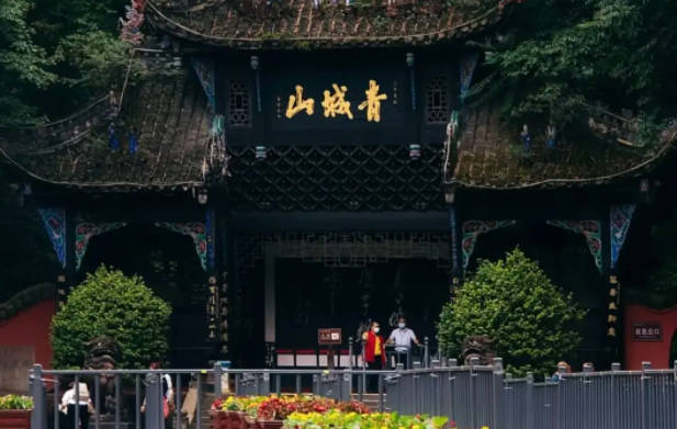 成都旅游攻略自由行攻略，3天/5天景点线路推荐（附成都特色美食）