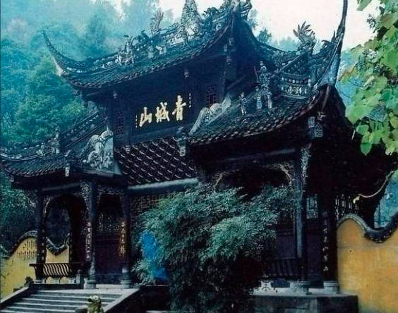 都江堰旅游攻略，必有景点(开放时间+交通指南)