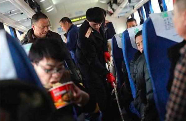 高铁上可以吃泡面吗？能，但是不推荐（高铁上为什么不卖泡面）