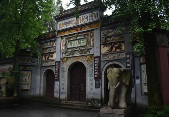 长沙旅游攻略景点必去，长沙必打卡的十大景点