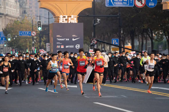 国内四大马拉松是指什么，分别是北京、上海、厦门、大连马拉松（大连举办次数最多）