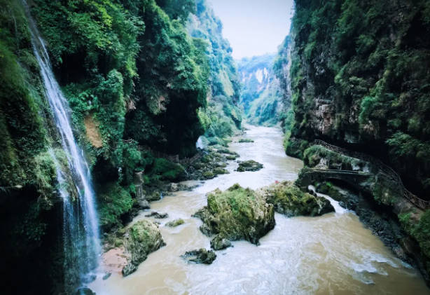 贵州旅游十大景点排名，贵州打卡必去景点（黄果树瀑布和梵净山均上榜）