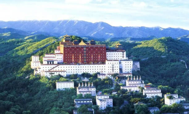 承德旅游攻略必玩的景点，承德十大景点排名（避暑山庄和棒槌山上榜）