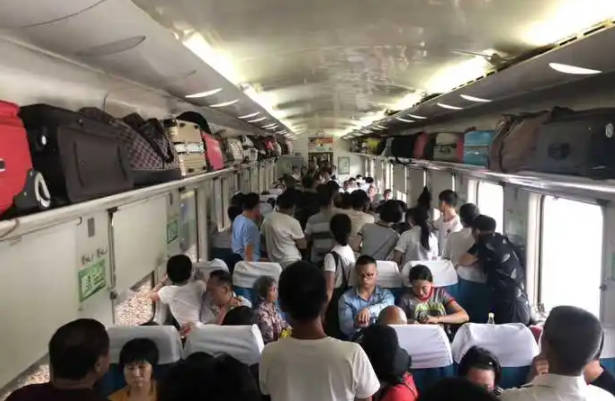 硬座火车上可以充电吗，没有充电口建议携带充电宝