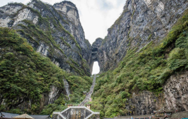湖南旅游十大必去景区，打卡必玩景点排名（张家界上榜）
