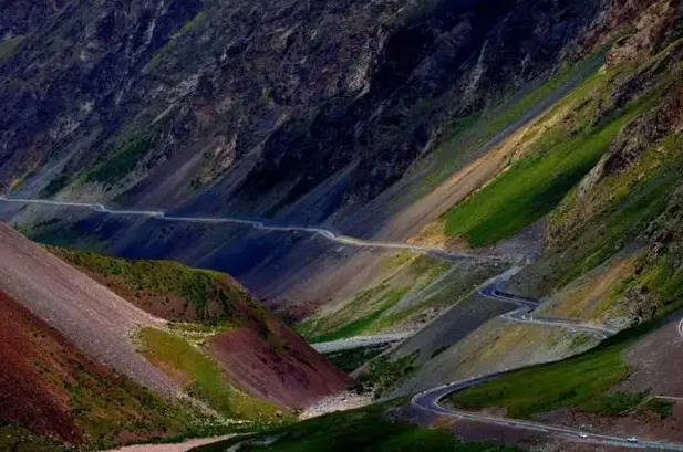 独库公路为什么只开放四个月，大雪封山路况难走（开放时间为6月-10月）