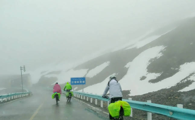 独库公路为什么只开放四个月，大雪封山路况难走（开放时间为6月-10月）