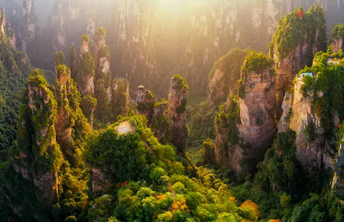 几月份去张家界玩好，七八月份去比较好（一年四季都有美景）