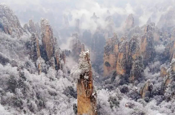 几月份去张家界玩好，七八月份去比较好（一年四季都有美景）