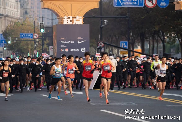 马拉松跑全程是多少，全程约为42.195公里相当于绕操场105圈（附合格时间及最快记录）