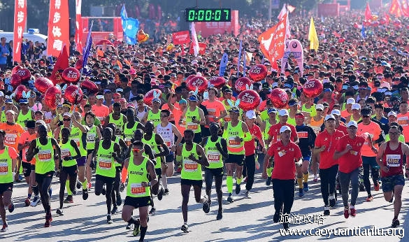 马拉松跑全程是多少，全程约为42.195公里相当于绕操场105圈（附合格时间及最快记录）