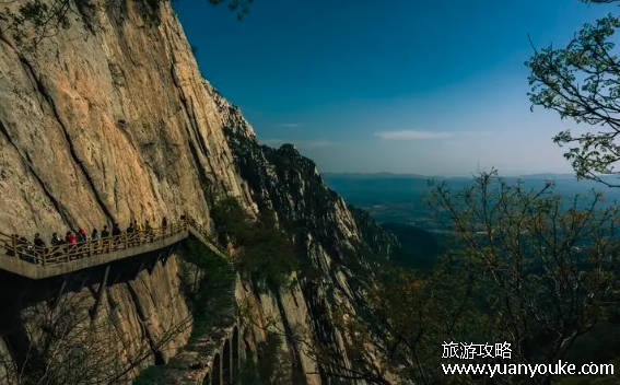 五岳是指哪五座山?泰山、华山、衡山、嵩山、恒山(泰山被尊为五岳之首)