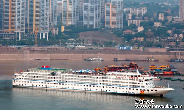 重庆坐船到宜昌要多久,最快也得俩天左右（价格在500-1000元左右）
