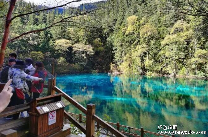 九寨沟旅游几月份最佳时间，7月到10月最好(人少风景美)