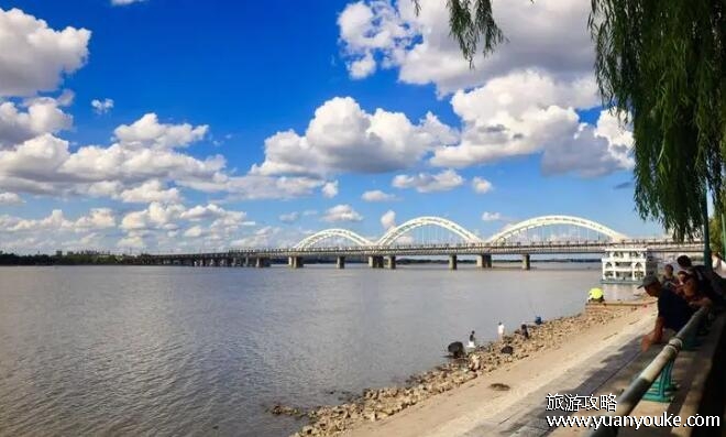 避暑胜地有哪些城市，哈尔滨/昆明/贵阳/呼和浩特(夏季气候凉爽)