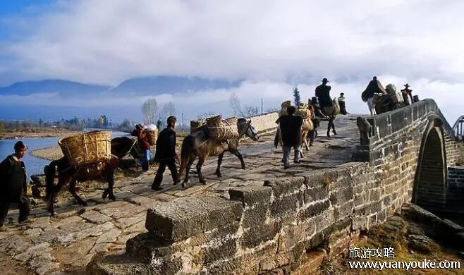 丽江旅游攻略必去景点，5大景点最推荐游玩(最先去丽江古城)