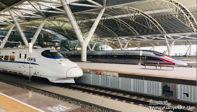 复兴号和和谐号有什么区别，一共有5大不同(复兴号速度更快一些)