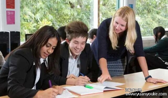 新西兰留学一年费用是多少，最低14万元一年(学历不同学费不同)