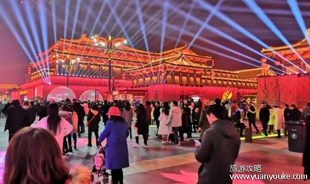 大唐不夜城门票多少钱，最低50元一个人(1.2米以下儿童免费)