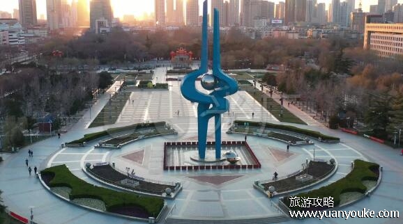 济南旅游攻略必去景点,5大景点值得游玩(泉城广场最具代表性)