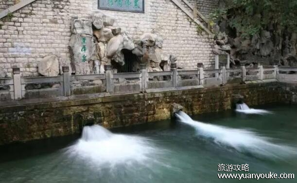 济南旅游攻略必去景点,5大景点值得游玩(泉城广场最具代表性)