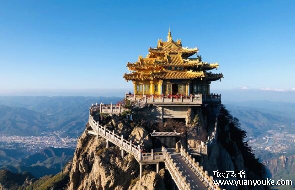 老君山风景区在哪里，位于河南省洛阳市西南部(道教圣地)