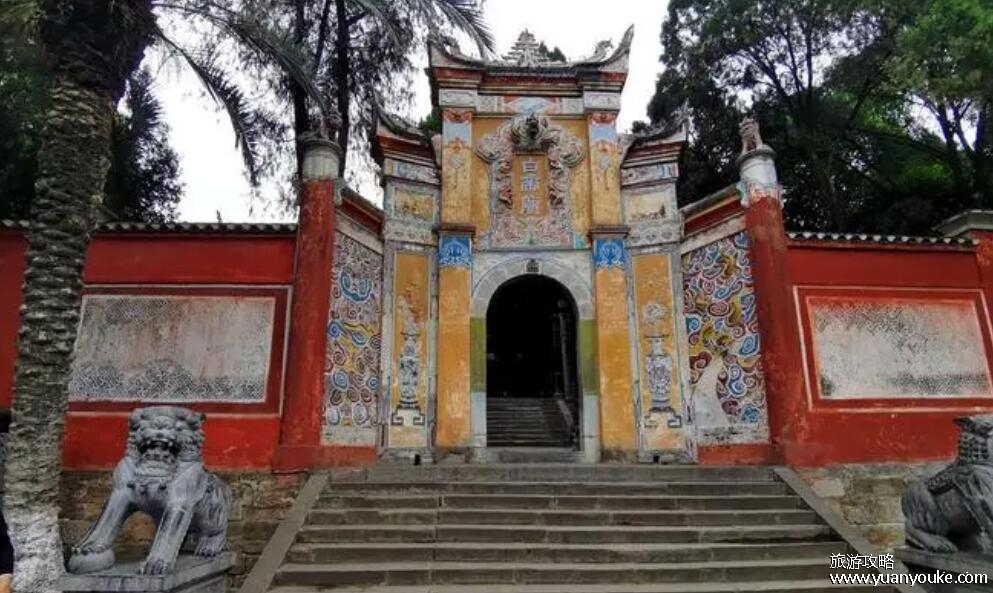 白帝城位于什么地方，重庆市奉节县(三国时期关羽曾在此屯兵)