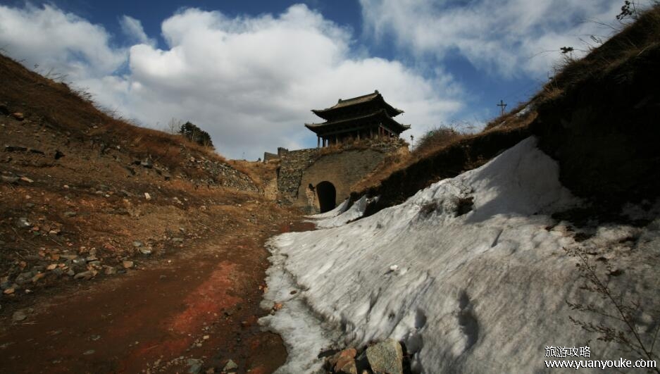 雁门关是在什么地方啊，在山西省忻州市(古代重要防御关卡)