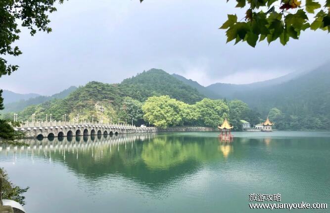 庐山在哪个省的城市，江西省九江市(山峰/瀑布/温泉都很出名)