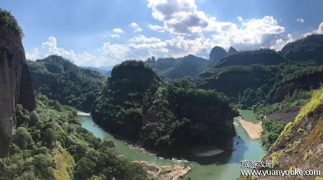 武夷山在哪个省哪个县市，位于江西铅山县和福建武夷山市交界处