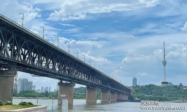 武汉周边旅游景点有哪些，4个必去景点介绍(长江大桥最宏伟)