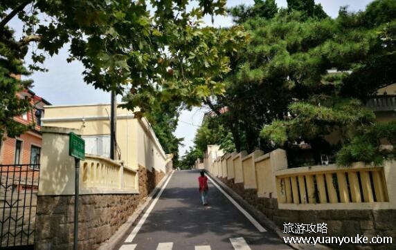 夏天去哪旅游最合适，4个景点最适合游玩(景色宜人美食丰富)