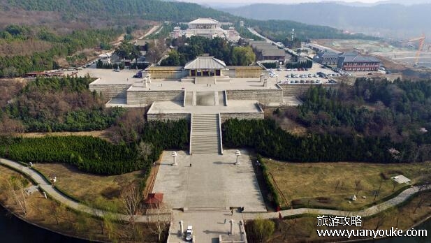 黄帝陵地址在哪里，陕西省延安市黄陵县(中华文化发源地之一)