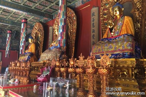 雍和宫好玩吗，佛教文化浓厚的传教寺庙(殿内有众多佛像和壁画)