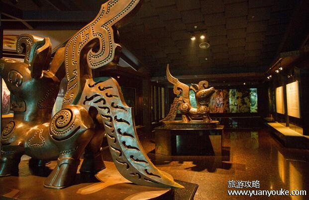 三星堆遗址在哪里哪个省，在四川省广汉市(最早的青铜器文化遗址)