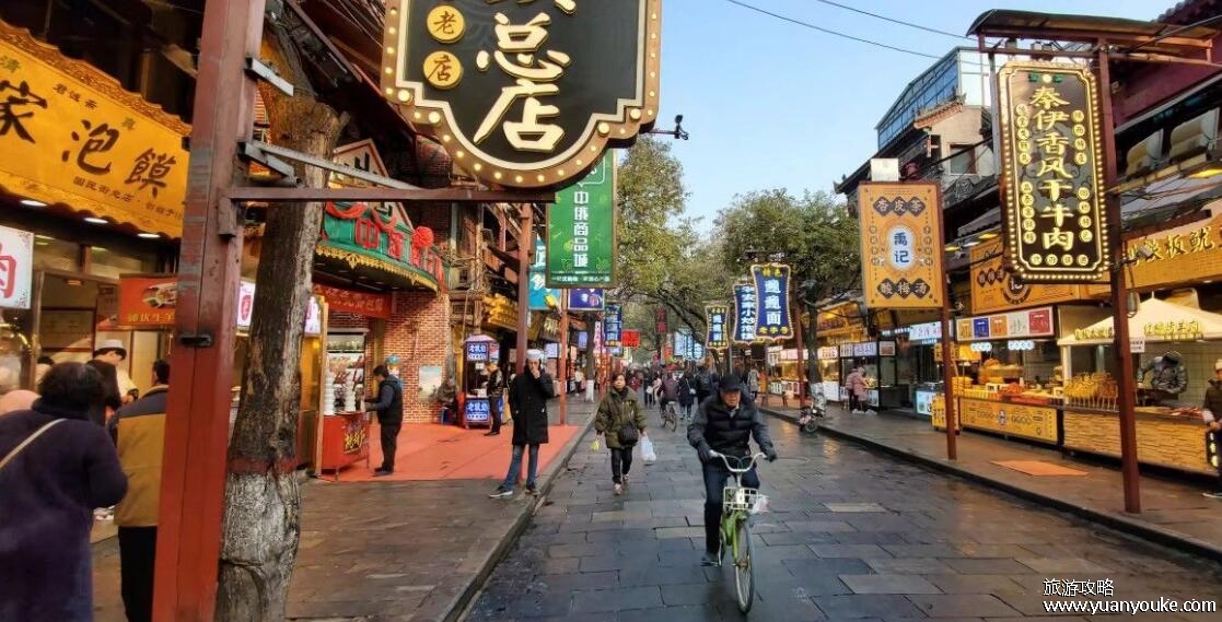 西安回民街要门票吗，免费景点不需要门票(可以购买多样小吃)