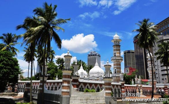 吉隆坡是哪个国家的城市，是马来西亚的首都(东南亚特色旅游城)